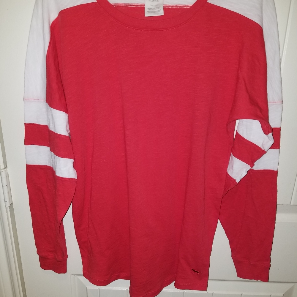 VICTORIAS SECRET PINK oversized red and white baseball tee